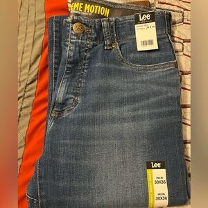 Men’s LEE Extreme Motion Jeans NWT 30x36 in Space Iris color.
